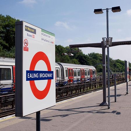 Spacious 2 Bedroom Apartment In Ealing Broadway المظهر الخارجي الصورة