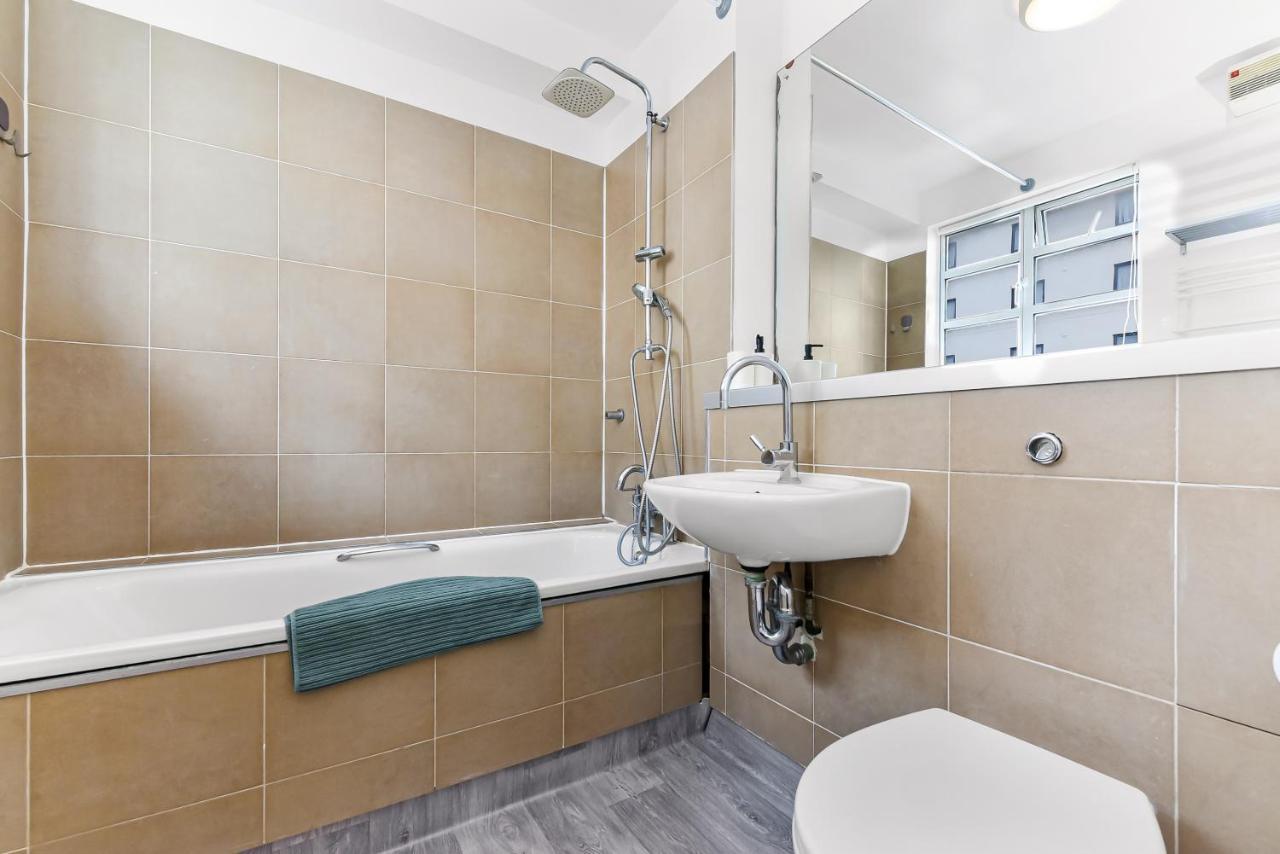 Spacious 2 Bedroom Apartment In Ealing Broadway المظهر الخارجي الصورة